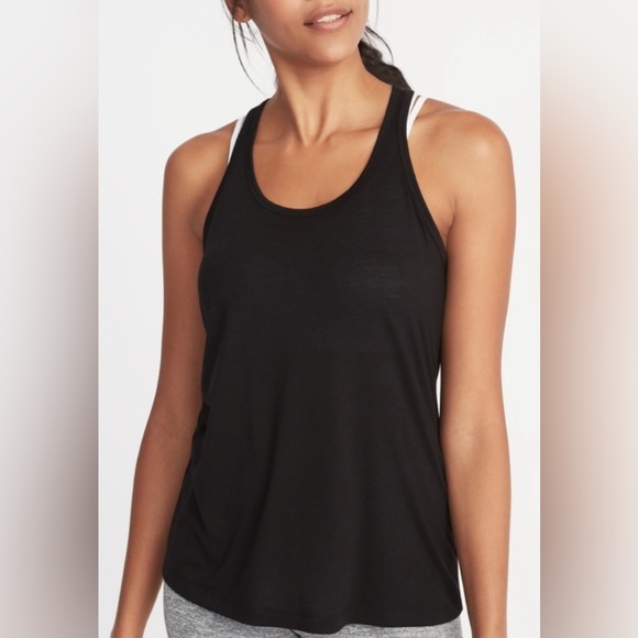 GAP FIT Women's Black Lightweight Racerback Performance Tank Top (XS) - Picture 2 of 8
